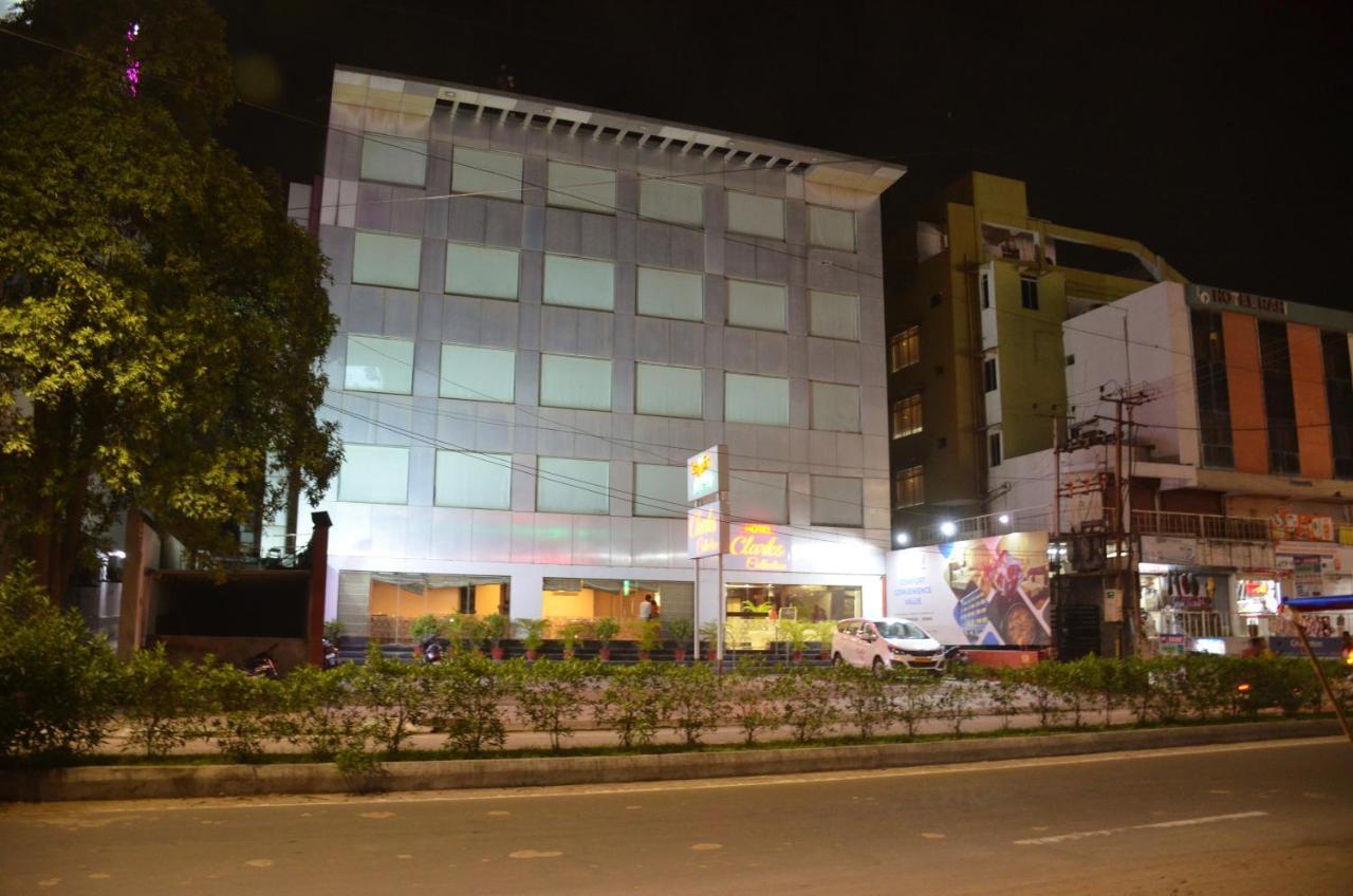 Hotel Clarks Collection Vadodara Exterior photo