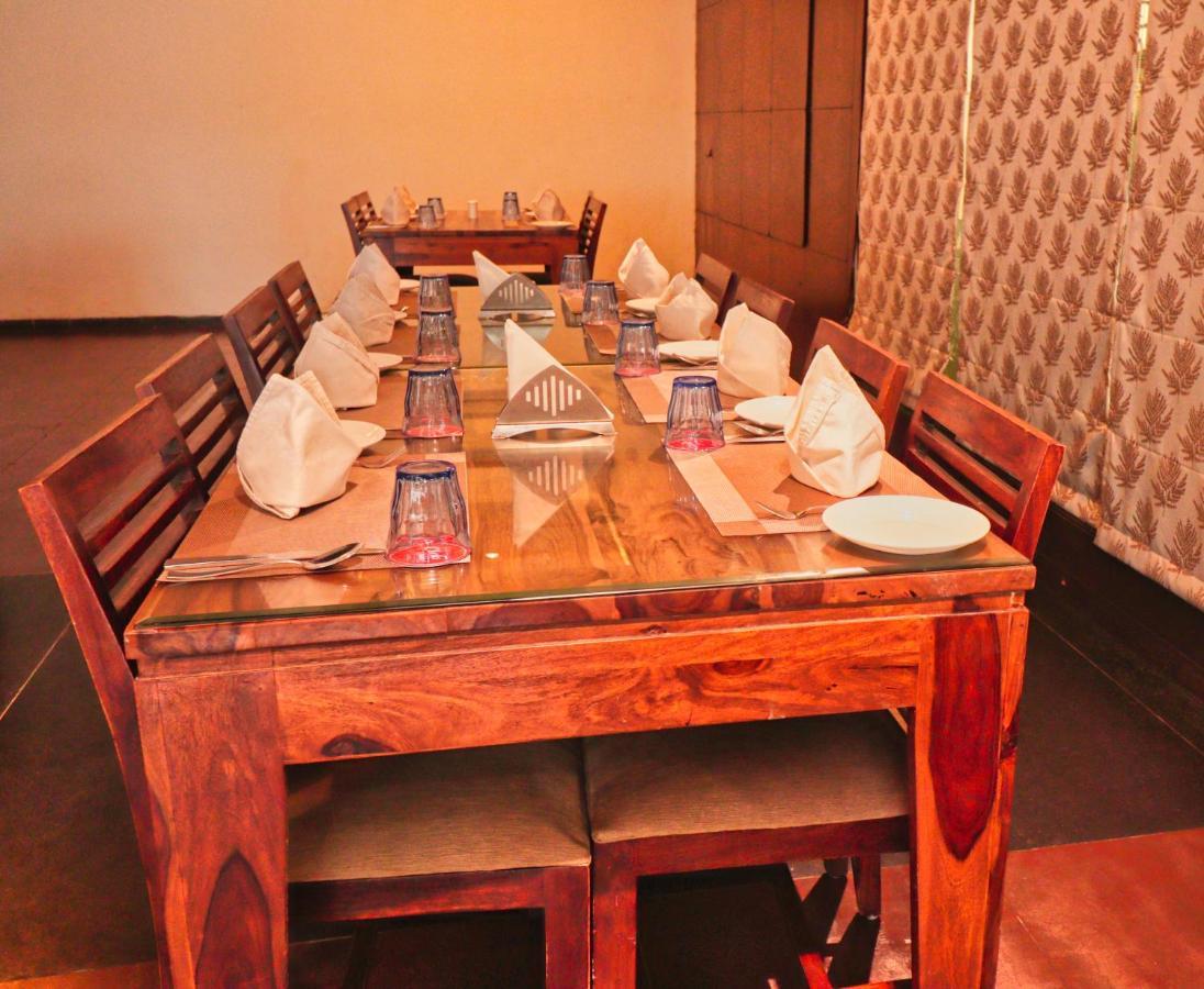 Hotel Clarks Collection Vadodara Exterior photo