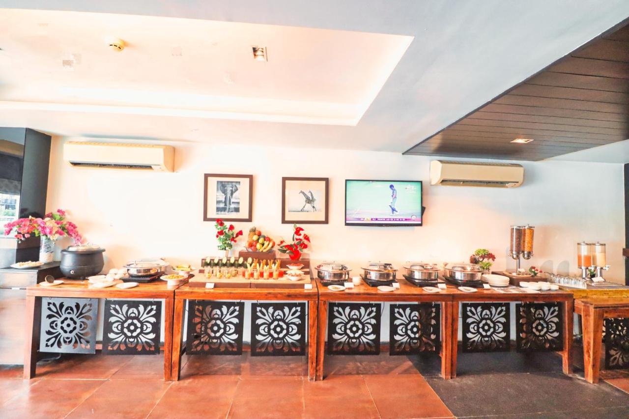 Hotel Clarks Collection Vadodara Exterior photo