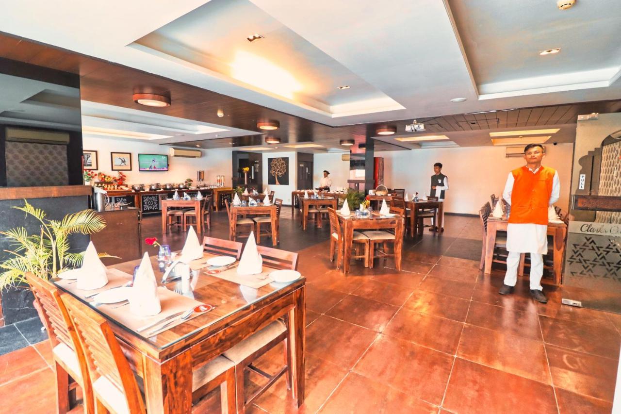 Hotel Clarks Collection Vadodara Exterior photo