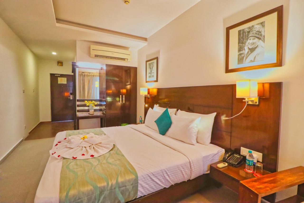 Hotel Clarks Collection Vadodara Exterior photo